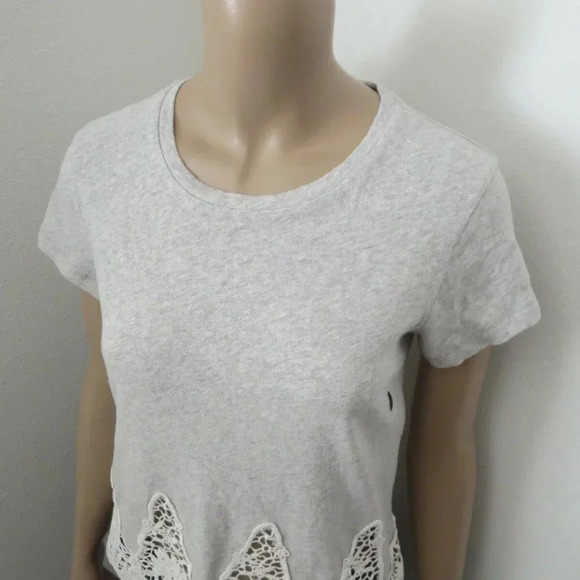 NWT Abercrombie & Fitch Lace Hem T Shirt Size XS - Picture 3 of 5